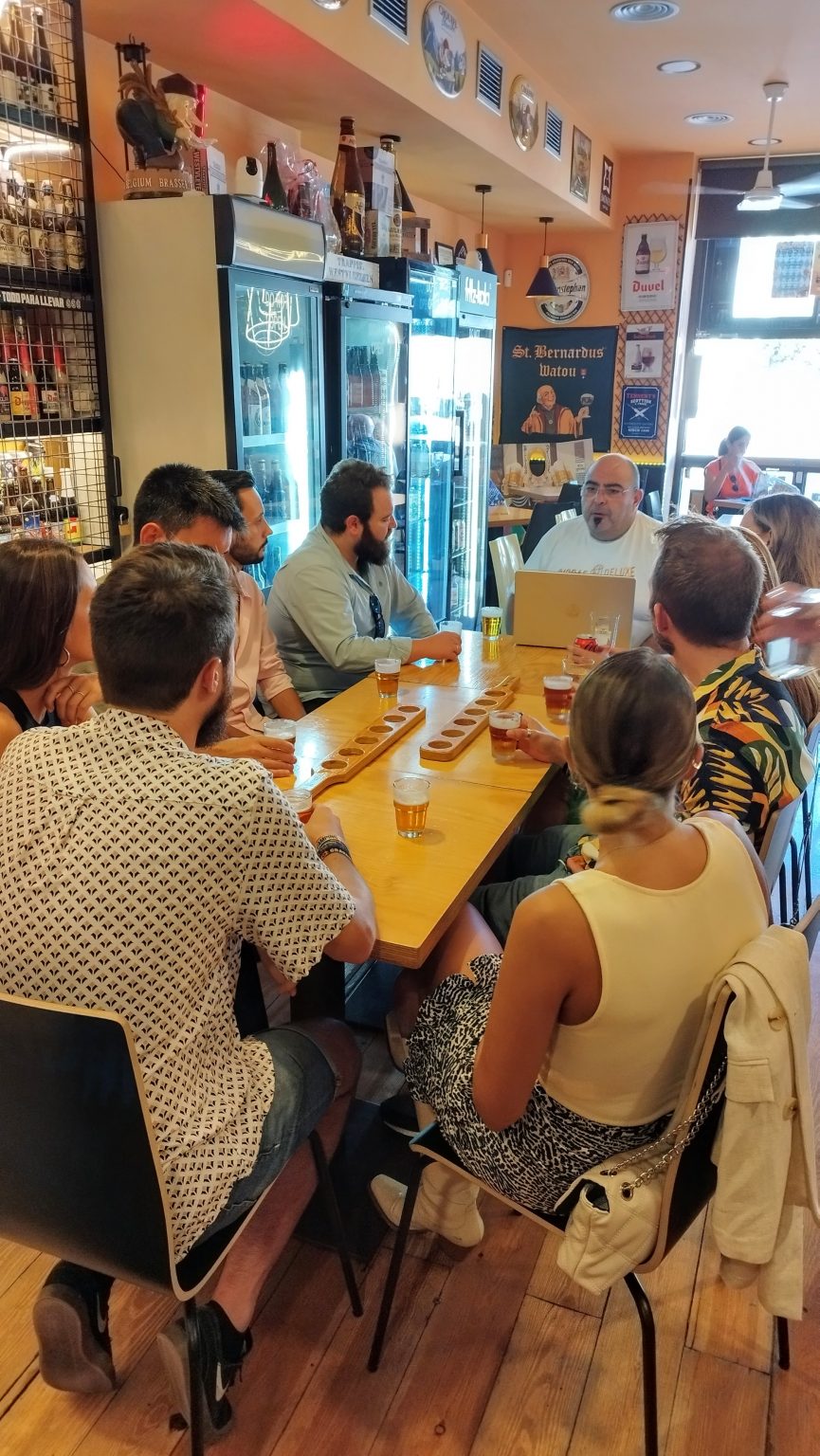 cerveceria-birras-deluxe-malaga-cata-cervezas-en-grupo-malaga